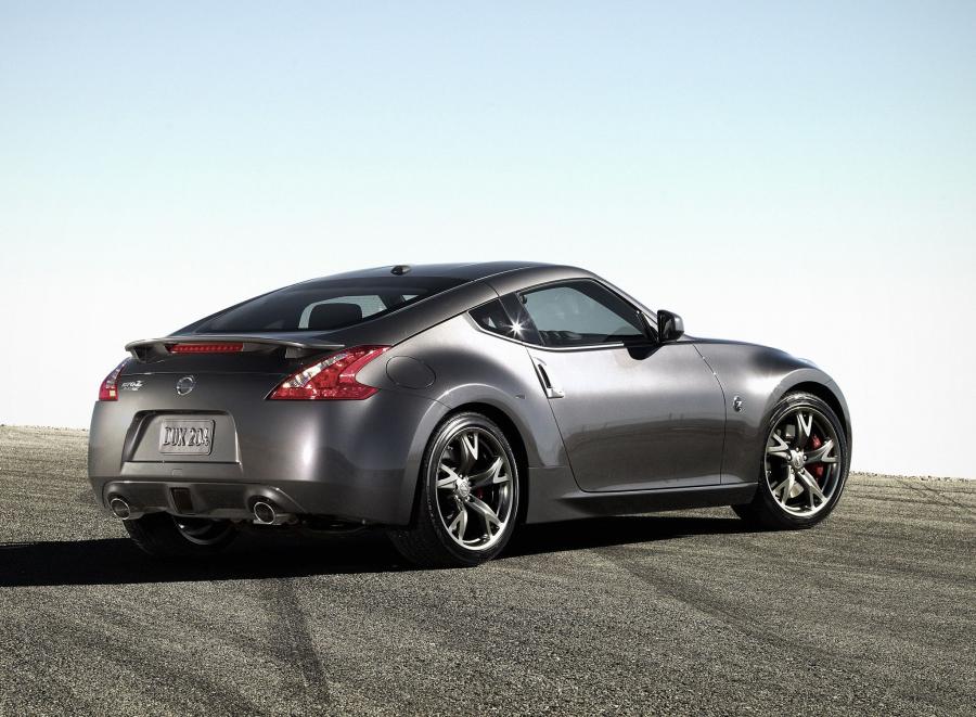  Nissan 370Z 40th Anniversary 2010 года  (фото 2 из 4)